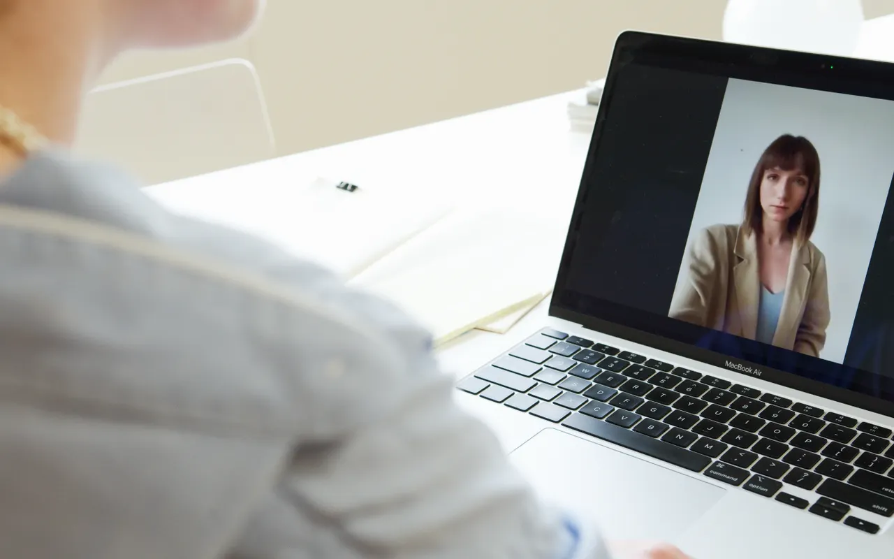 Videogesprek op een laptop